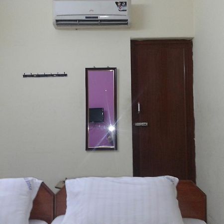Noble Residency Hotel Tirupati Buitenkant foto